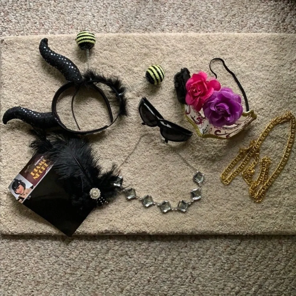 Bundle of Halloween Accessories Pre Owned some never used